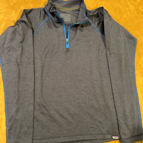 Patagonia kids capilene too with zip. Like new - Picture 1 of 3